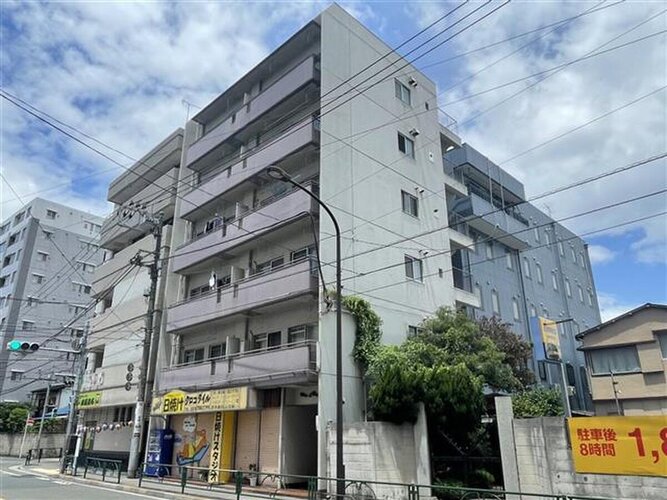 JR京浜東北線「蒲田」駅より徒歩4分。都市機能の利便性を感じられる立地に建つマンションです。