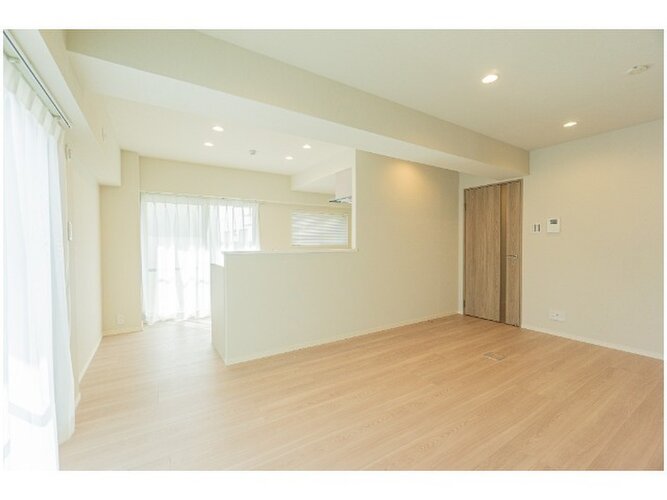 爽やかな風がそよぐ光に溢れた空間。清々しい気持ちになるお部屋です。