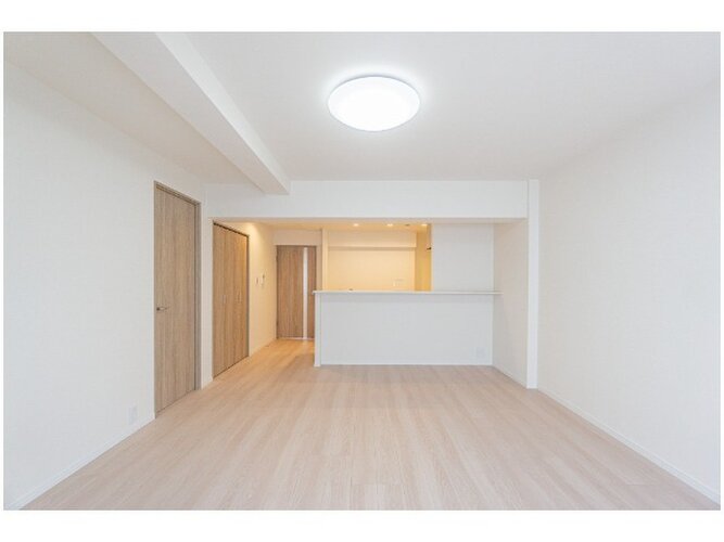 爽やかな風がそよぐ光に溢れた空間。清々しい気持ちになるお部屋です。