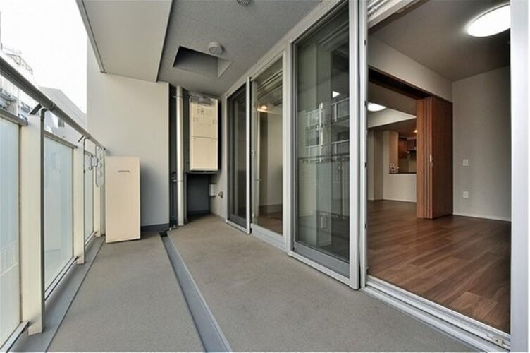 バルコニー バルコニー