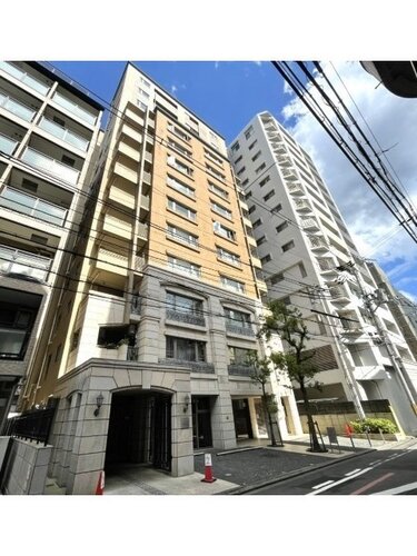 どこか余裕を感じさせるシャープなフォルムで佇む外観は、晴天の空と合わせる事で堂々たる趣を見せます。 どこか余裕を感じさせるシャープなフォルムで佇む外観は、晴天の空と合わせる事で堂々たる趣を見せます。