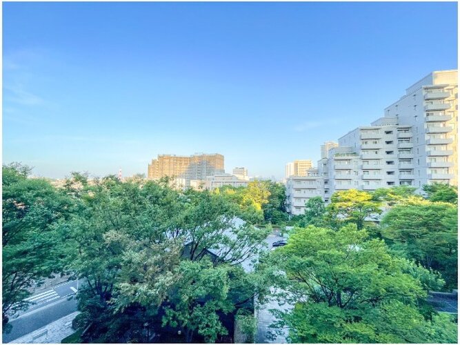 スッキリ爽快な景色が広がります。心地良い開放感が暮らしにゆとりと充足感をもたらします。