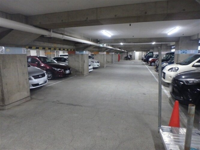 雨風から愛車を守る屋内駐車場を採用しています。※空き状況は都度ご確認下さい。