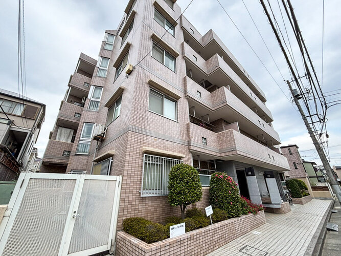 南北向きの両面バルコニー!マンション前に「八百免公園」有! 南北向きの両面バルコニー!マンション前に「八百免公園」有!