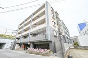 国府津まで徒歩7分。日常生活便利な立地に佇むマンションです。 国府津まで徒歩7分。日常生活便利な立地に佇むマンションです。