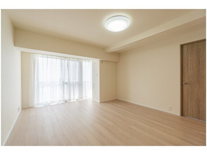 爽やかな風がそよぐ光に溢れた空間。清々しい気持ちになるお部屋です。