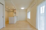 内装はシンプルに落ち着きのある空間にしています。ゆったりとしたひとときを過ごせそうです♪