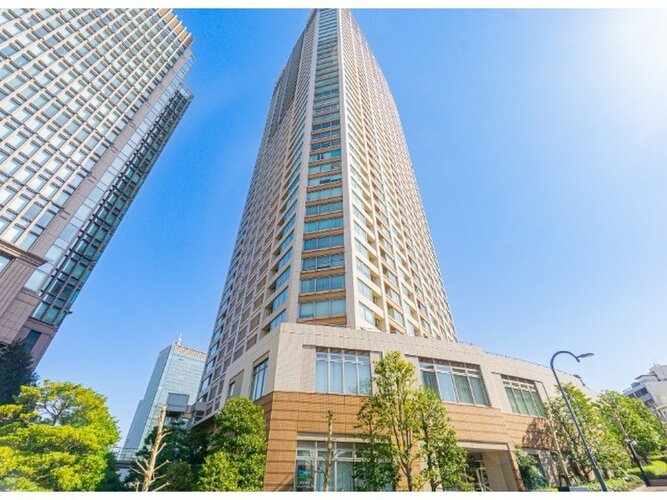 重厚感あふれる高級マンションという印象を与えてくれます。そのデザインは住むほどに実感が増すものです。 重厚感あふれる高級マンションという印象を与えてくれます。そのデザインは住むほどに実感が増すものです。