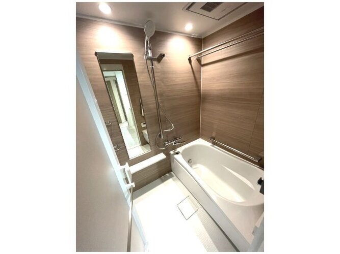 ナチュラルな壁面デザインのユニットバス。ゆったりと寛げて、心と体が芯まで温まります。 ナチュラルな壁面デザインのユニットバス。ゆったりと寛げて、心と体が芯まで温まります。