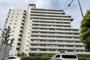 重厚なイメージを受けるマンション。住むほどにその印象が誇らしくなります。 重厚なイメージを受けるマンション。住むほどにその印象が誇らしくなります。
