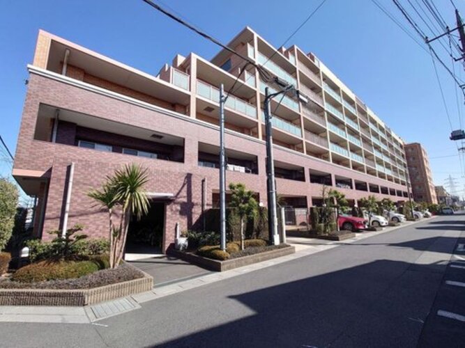 【外観】 平成18年築 総戸数130戸のビッグコミュニティ 【外観】 平成18年築 総戸数130戸のビッグコミュニティ
