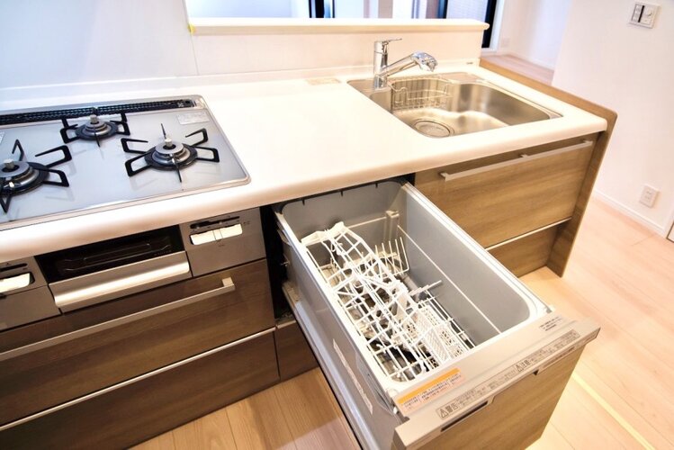 ◆食器洗浄乾燥機◆家事の時間を短縮できる優れもの。さらに節水・節約を同時に行うことができるので、大変人気があり重宝します。 ◆食器洗浄乾燥機◆家事の時間を短縮できる優れもの。さらに節水・節約を同時に行うことができるので、大変人気があり重宝します。