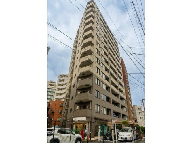 藤沢駅まで徒歩6分。日常生活便利な立地に佇むマンションです。