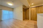 内装はシンプルに落ち着きのある空間にしています。ゆったりとしたひとときを過ごせそうです♪