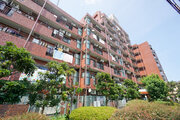 優しく迎えてくれる豊かな自然。四季の移り変わりを感じる心地よい場所となりそうです。 優しく迎えてくれる豊かな自然。四季の移り変わりを感じる心地よい場所となりそうです。