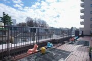 5階屋上にお子様用広場がございます。 5階屋上にお子様用広場がございます。