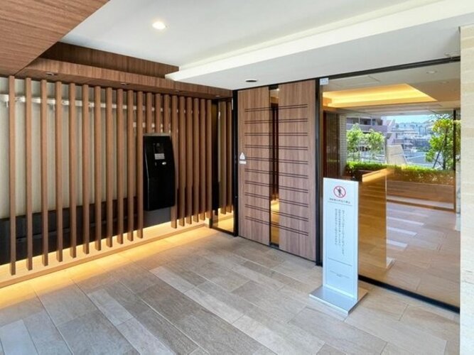 エントランス エントランス