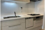 スムーズに作業でき、お手入れのことも考えられている、そんなキッチンスペースに仕上げました。 スムーズに作業でき、お手入れのことも考えられている、そんなキッチンスペースに仕上げました。