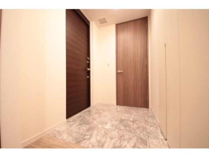 玄関:2023年5月撮影 玄関:2023年5月撮影