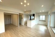 内装はシンプルに落ち着きのある空間にしています。ゆったりとしたひとときを過ごせそうです♪
