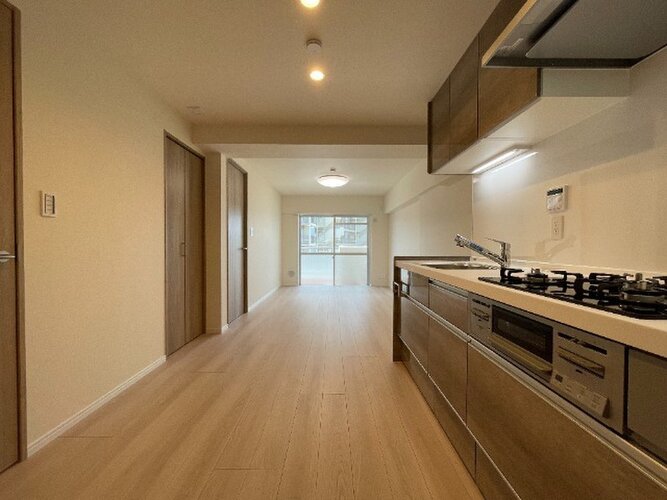 リビングとダイニング、2つの空間機能を使い分ける発想が、ライフスタイルに新しいゆとりをもたらします。 リビングとダイニング、2つの空間機能を使い分ける発想が、ライフスタイルに新しいゆとりをもたらします。