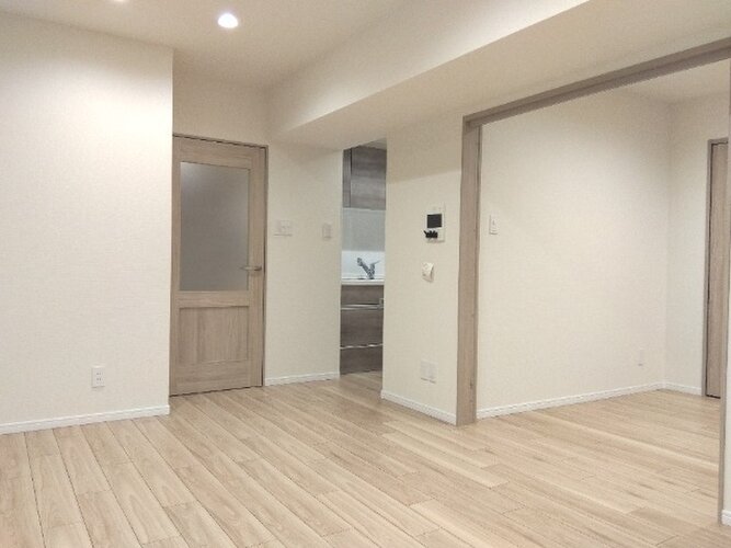 爽やかな風がそよぐ光に溢れた空間。清々しい気持ちになるお部屋です。 爽やかな風がそよぐ光に溢れた空間。清々しい気持ちになるお部屋です。