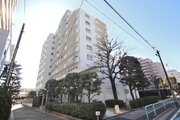 時の流れに色あせることのない瀟洒な外観。朝晩、1年365日、様々な表情を見せます。 時の流れに色あせることのない瀟洒な外観。朝晩、1年365日、様々な表情を見せます。