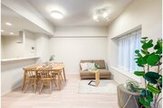 内装はシンプルに落ち着きのある空間にしています。ゆったりとしたひとときを過ごせそうです♪ 内装はシンプルに落ち着きのある空間にしています。ゆったりとしたひとときを過ごせそうです♪