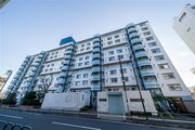 東武伊勢崎線「西新井」駅より徒歩2分の立地。総戸数は109戸あります。 東武伊勢崎線「西新井」駅より徒歩2分の立地。総戸数は109戸あります。