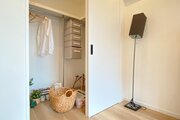 ウォークインクローゼット(リビング側) ウォークインクローゼット(リビング側)