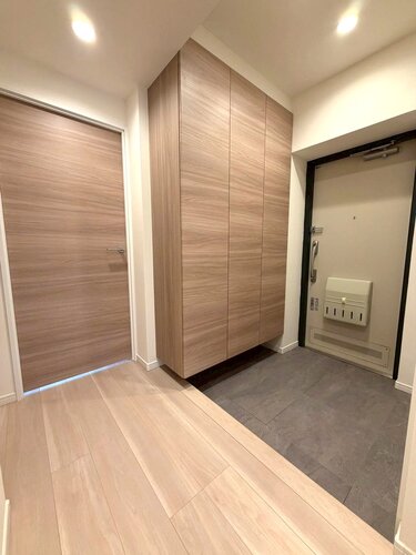 玄関　＊トールタイプの大容量下足入れ＊