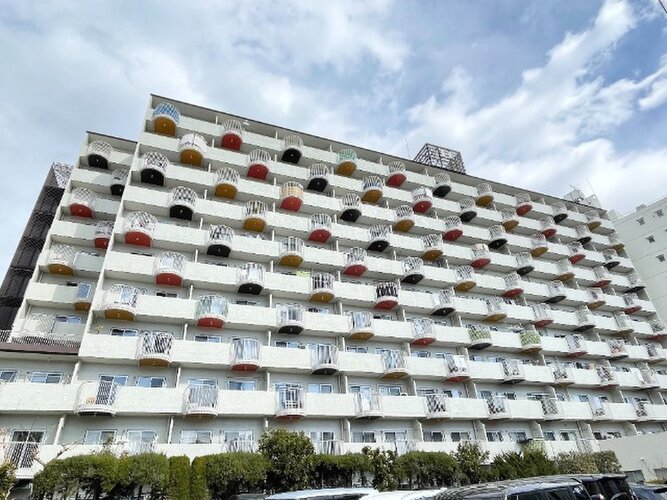 総戸数100戸、京王線始発駅「京王八王子駅」まで徒歩8分の立地にたたずむマンション♪ 総戸数100戸、京王線始発駅「京王八王子駅」まで徒歩8分の立地にたたずむマンション♪