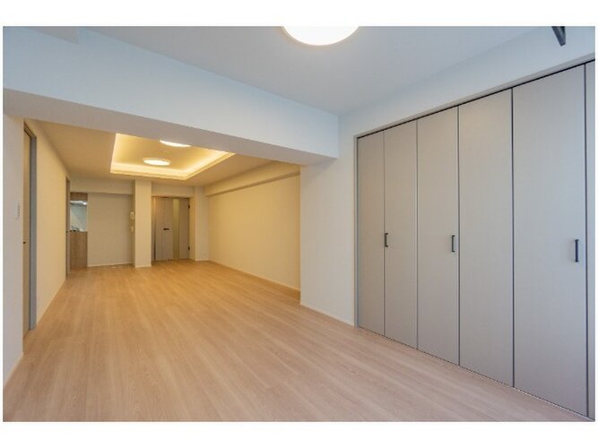 爽やかな風がそよぐ光に溢れた空間。清々しい気持ちになるお部屋です。