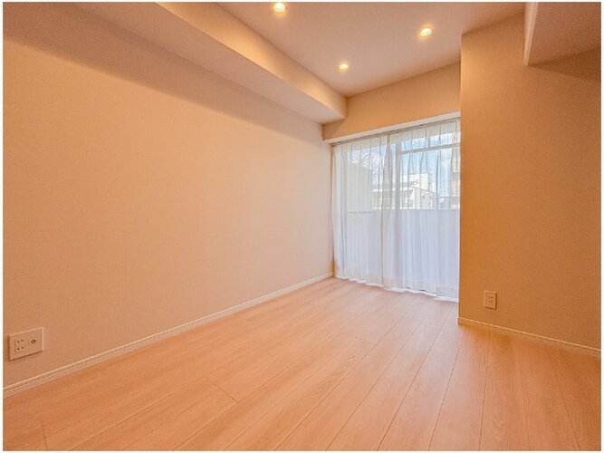 シンプルな仕上がりのプライベート空間。自分の個性を飾るに相応しい癒しとくつろぎの空間を演出します。