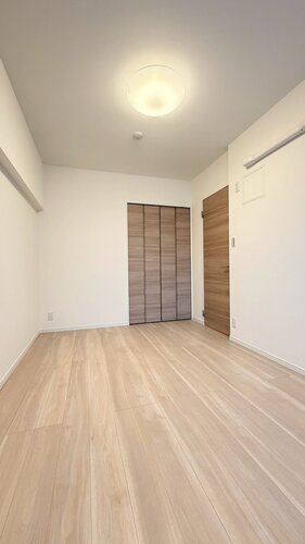 洋室①　約6.3帖