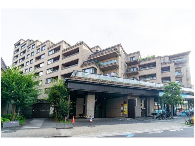 優しく迎えてくれる豊かな自然。四季の移り変わりを感じる心地よい場所となりそうです。 優しく迎えてくれる豊かな自然。四季の移り変わりを感じる心地よい場所となりそうです。