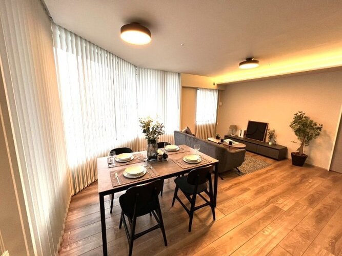 リビングとダイニング、2つの空間機能を使い分ける発想が、ライフスタイルに新しいゆとりをもたらします。