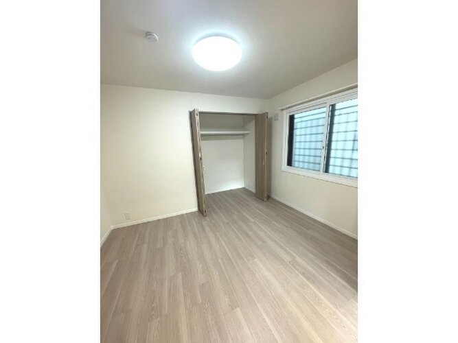 シンプルな仕上がりのプライベート空間。自分の個性を飾るに相応しい癒しとくつろぎの空間を演出します。