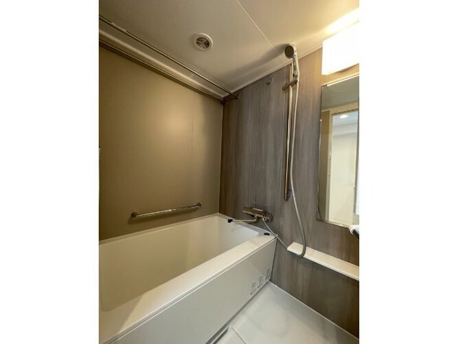 ホッと一息つける癒しの空間バスルーム。機能が充実したスタイリッシュなデザインに仕上げました。