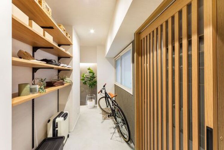 ゆとりある玄関には大きなアウトドア用品など大きな荷物も置けます ゆとりある玄関には大きなアウトドア用品など大きな荷物も置けます