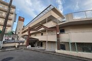 重厚なイメージを受けるマンション。住むほどにその印象が誇らしくなります。