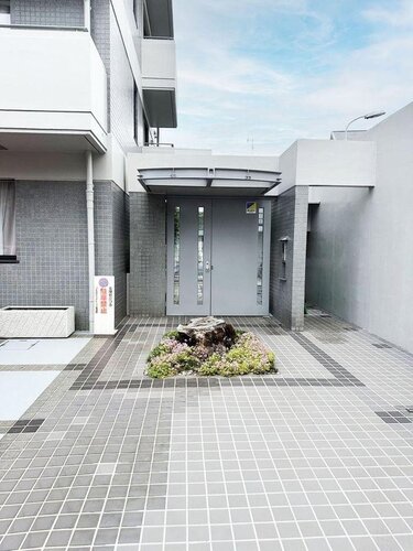 エントランス エントランス