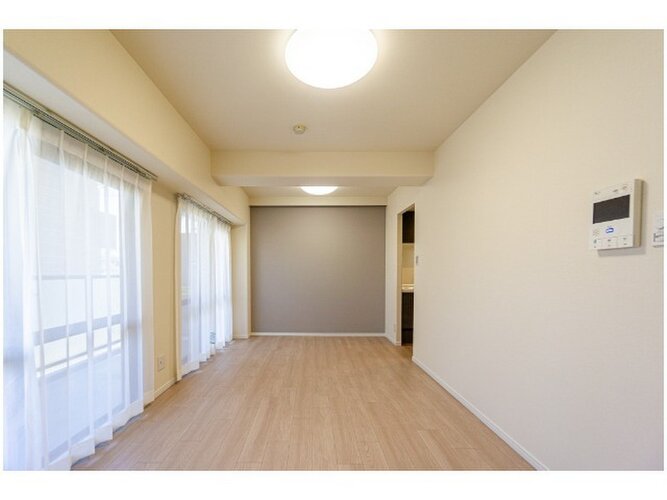 内装はシンプルに落ち着きのある空間にしています。ゆったりとしたひとときを過ごせそうです♪