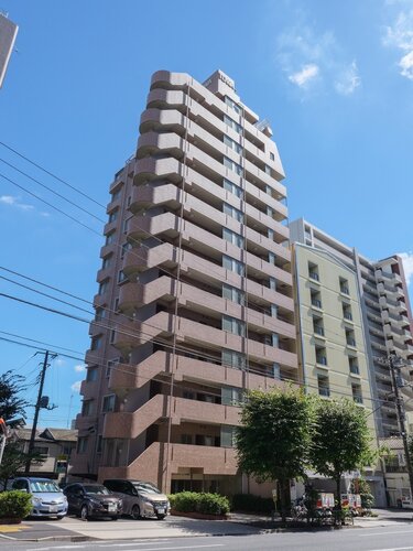 日々の通勤や通学はもちろんのこと、ショッピングからレジャーまで自在に楽しめる至便なポジション♪池袋駅へのバス便が豊富なので、さらに快適な暮らしが叶います。 日々の通勤や通学はもちろんのこと、ショッピングからレジャーまで自在に楽しめる至便なポジション♪池袋駅へのバス便が豊富なので、さらに快適な暮らしが叶います。