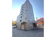 統一した色調でデザインされたマンションは周囲と調和した景観を生み出しています。