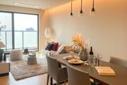 お部屋の形が綺麗なリビングの為、テーブルやソファなどの家具を一通り置くことができそうです♪ お部屋の形が綺麗なリビングの為、テーブルやソファなどの家具を一通り置くことができそうです♪