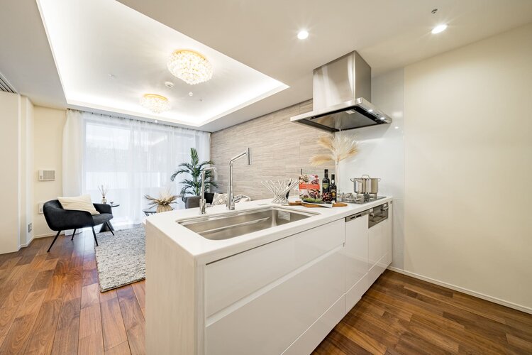 対面キッチン（家具等は装飾品のため販売対象ではありません。）