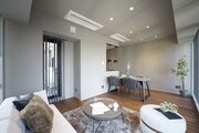 建物全体の雰囲気と合わせた色調と素材のリノベーション。居心地よくホッととできる空間です。