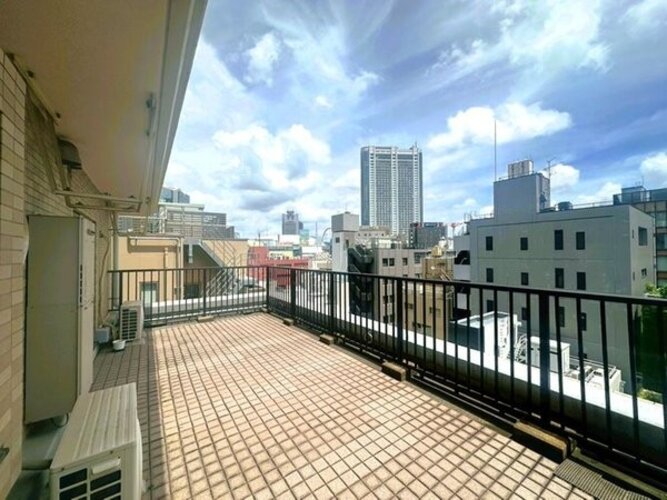 バルコニー バルコニー