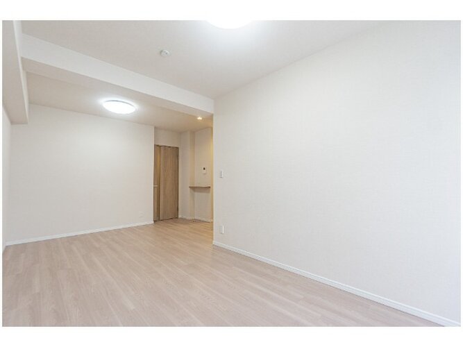 内装はシンプルに落ち着きのある空間にしています。ゆったりとしたひとときを過ごせそうです♪